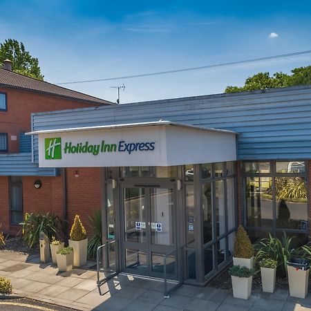 Holiday Inn Express Preston South By Ihg Екстериор снимка