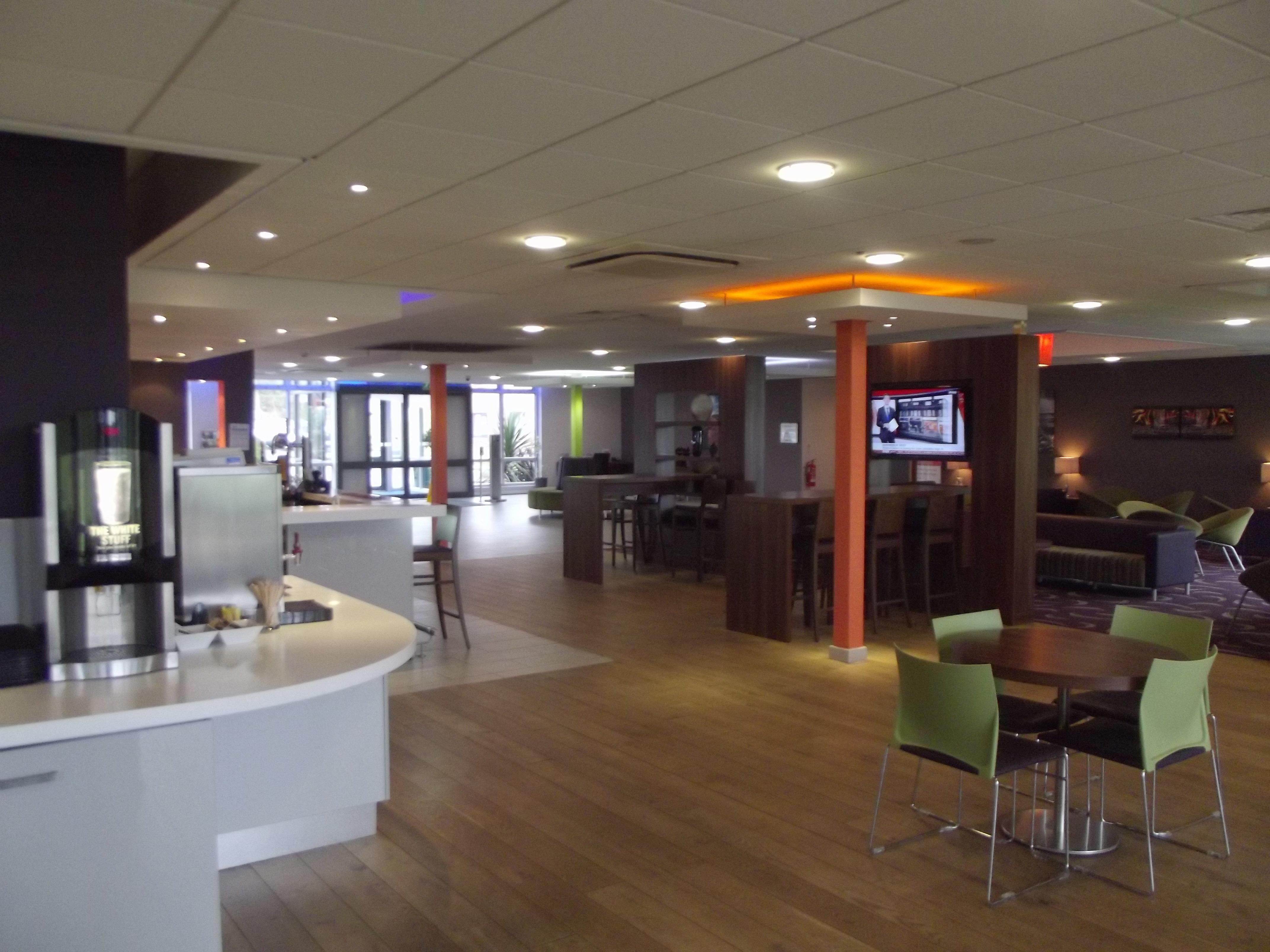 Holiday Inn Express Preston South By Ihg Екстериор снимка