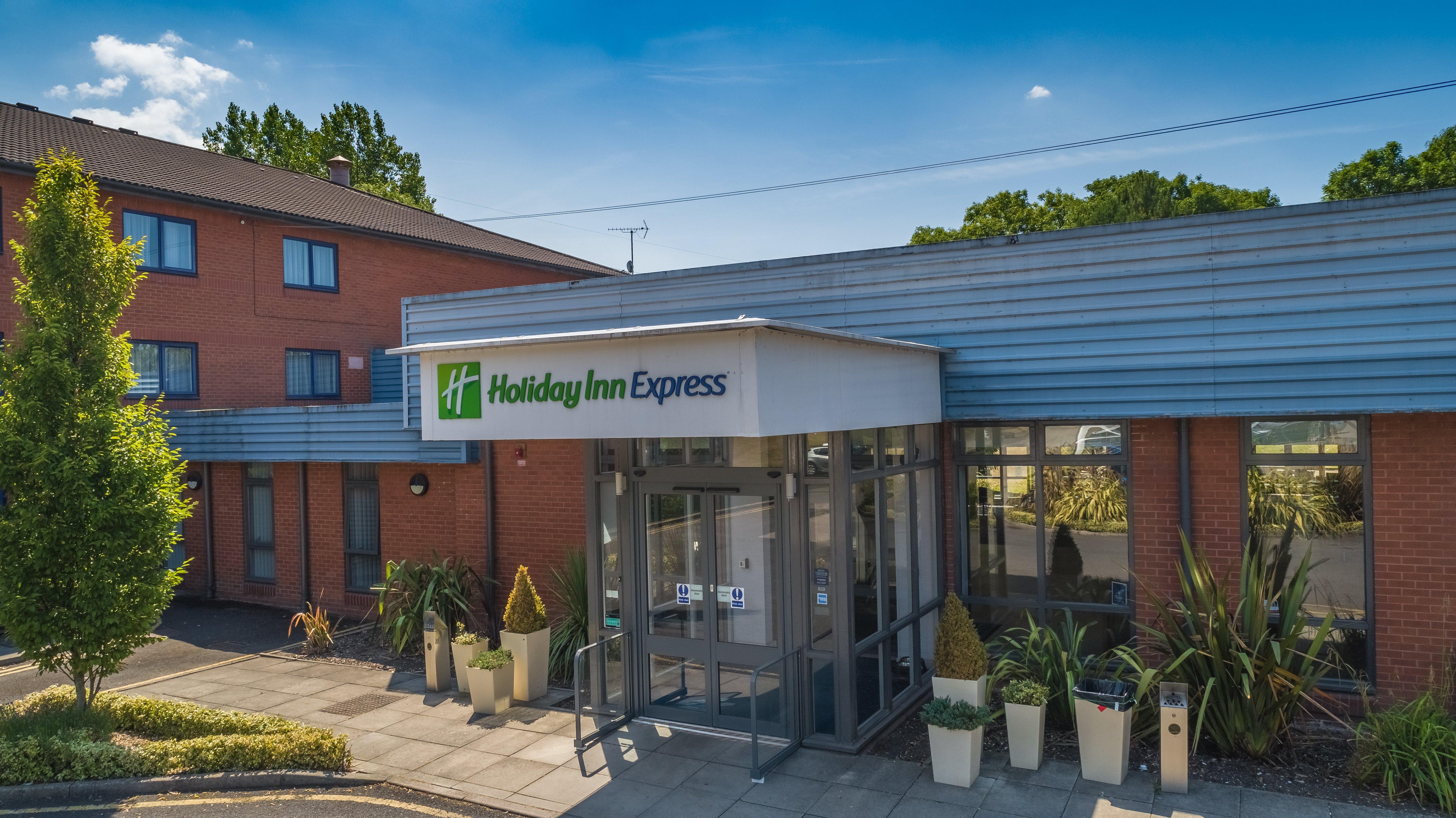 Holiday Inn Express Preston South By Ihg Екстериор снимка