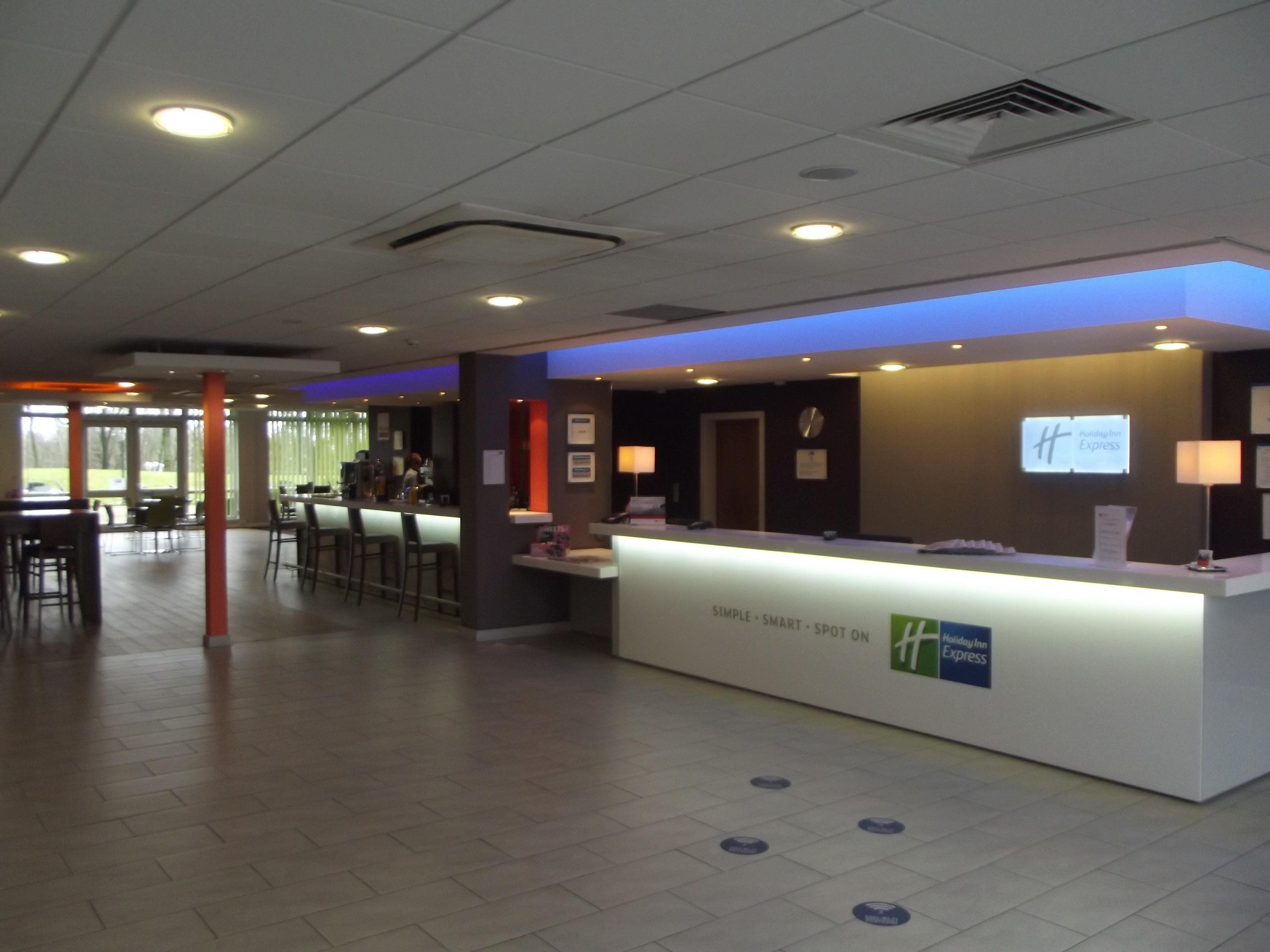 Holiday Inn Express Preston South By Ihg Екстериор снимка