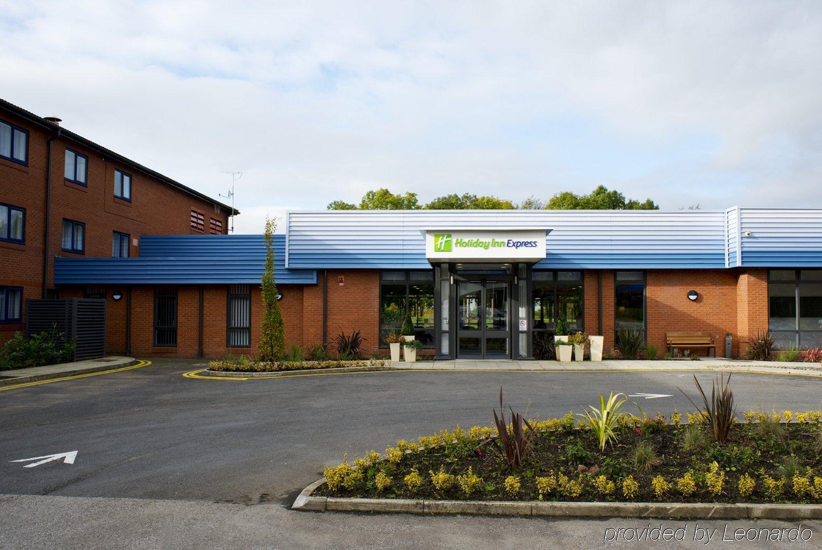 Holiday Inn Express Preston South By Ihg Екстериор снимка
