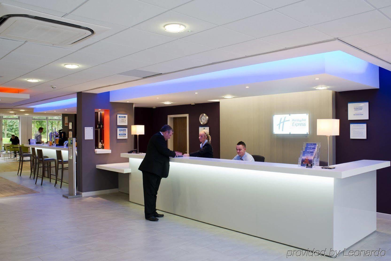 Holiday Inn Express Preston South By Ihg Екстериор снимка